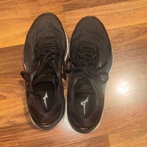 Mizuno Black Running Shoes